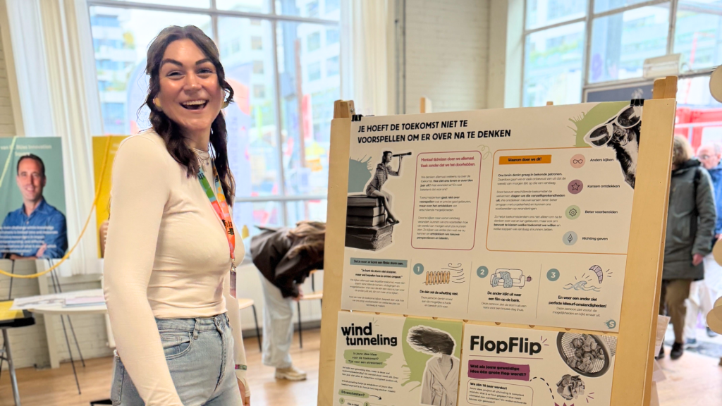 Ramona met de Toekomst Toolbox tijdens de Dutch Design Week 2026